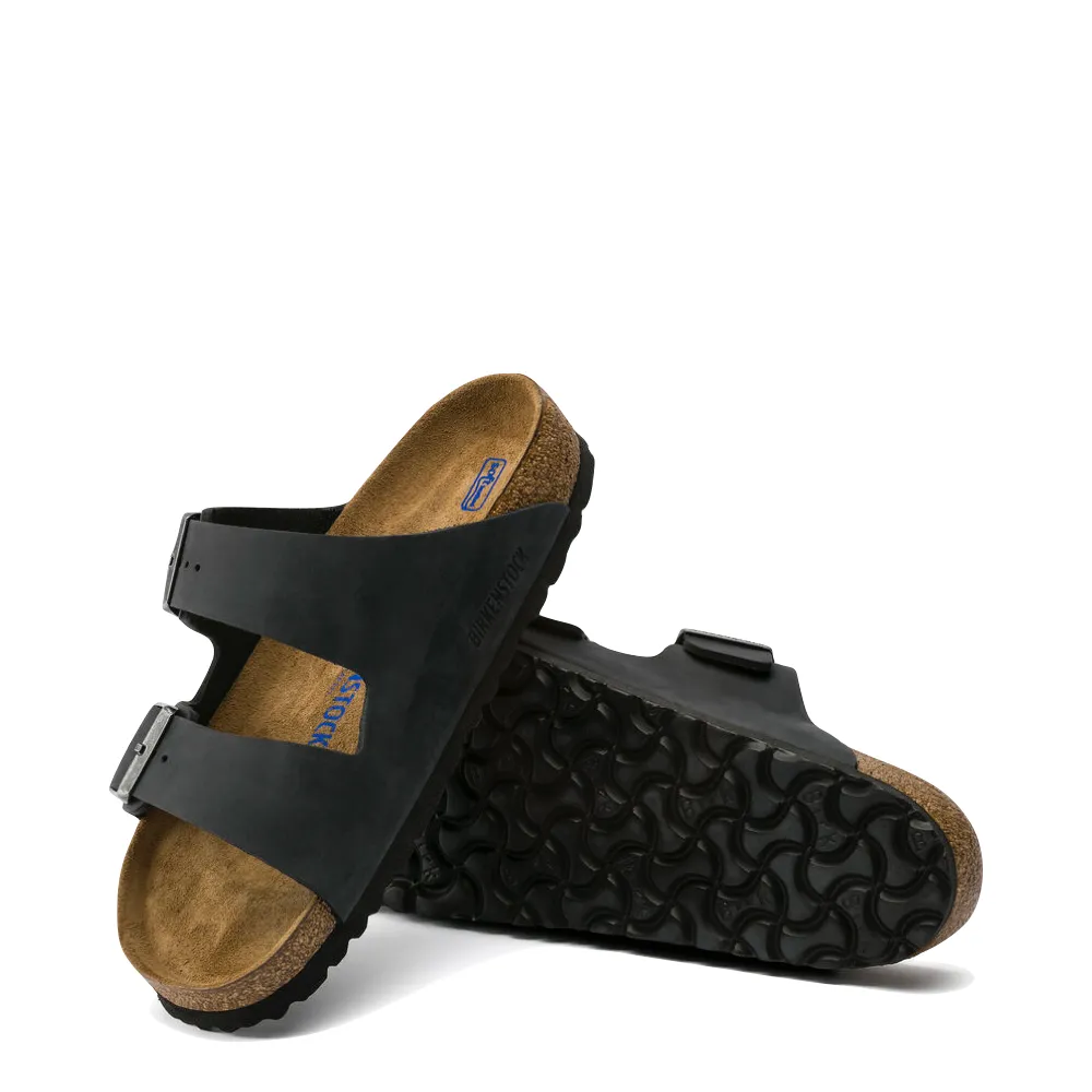 Birkenstock Arizona Sandale mit weicher Fußbettung aus geöltem Leder in Schwarz