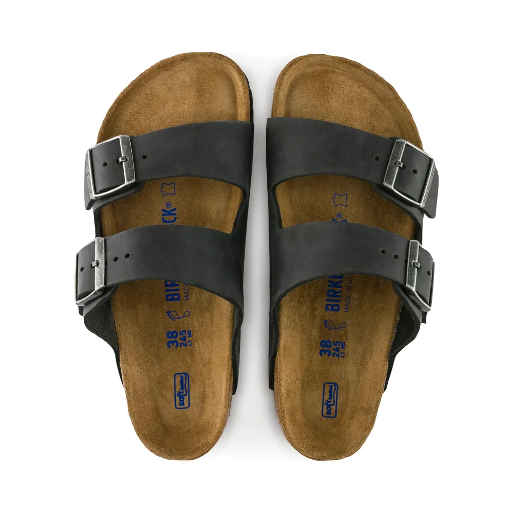 Birkenstock Arizona Sandale mit weicher Fußbettung aus geöltem Leder in Schwarz