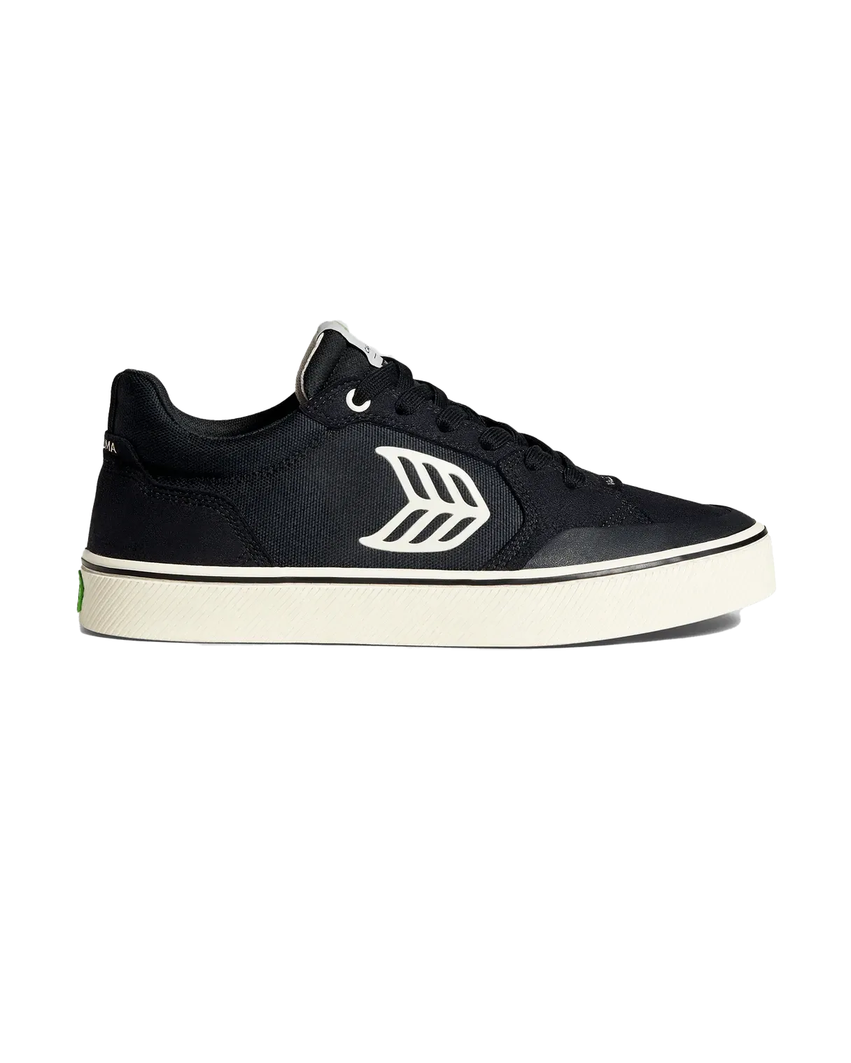 Cariuma Schuhe Die Vallely Skate Schuhe in Schwarz & Elfenbein