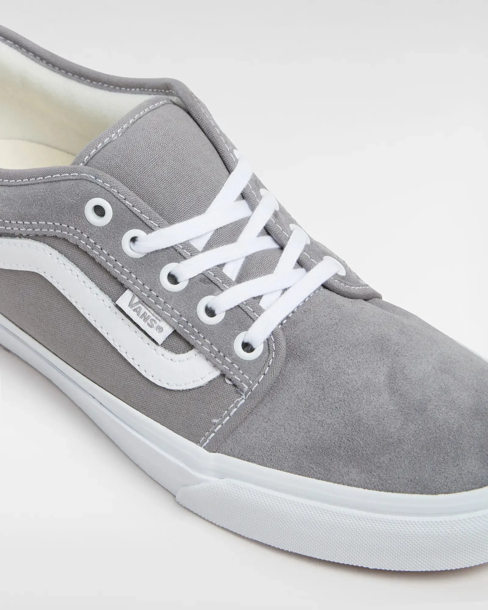 Chukka Low Seitenspiegel-Schuhe in Hellgrau