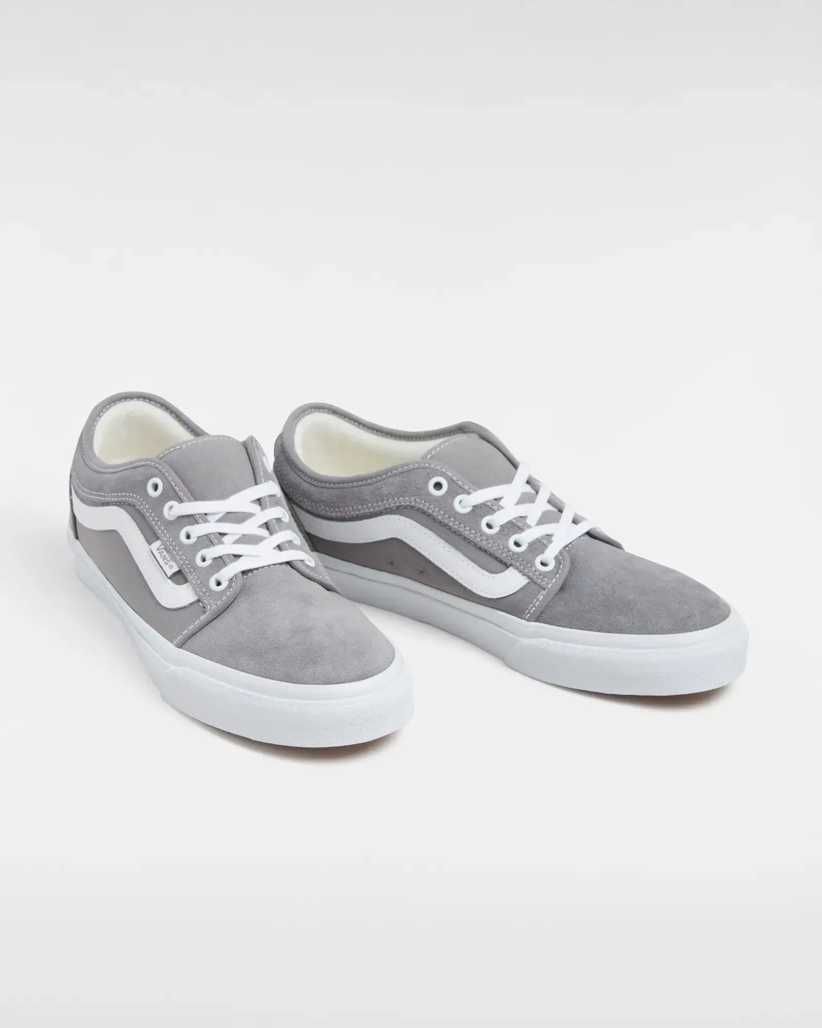 Chukka Low Seitenspiegel-Schuhe in Hellgrau