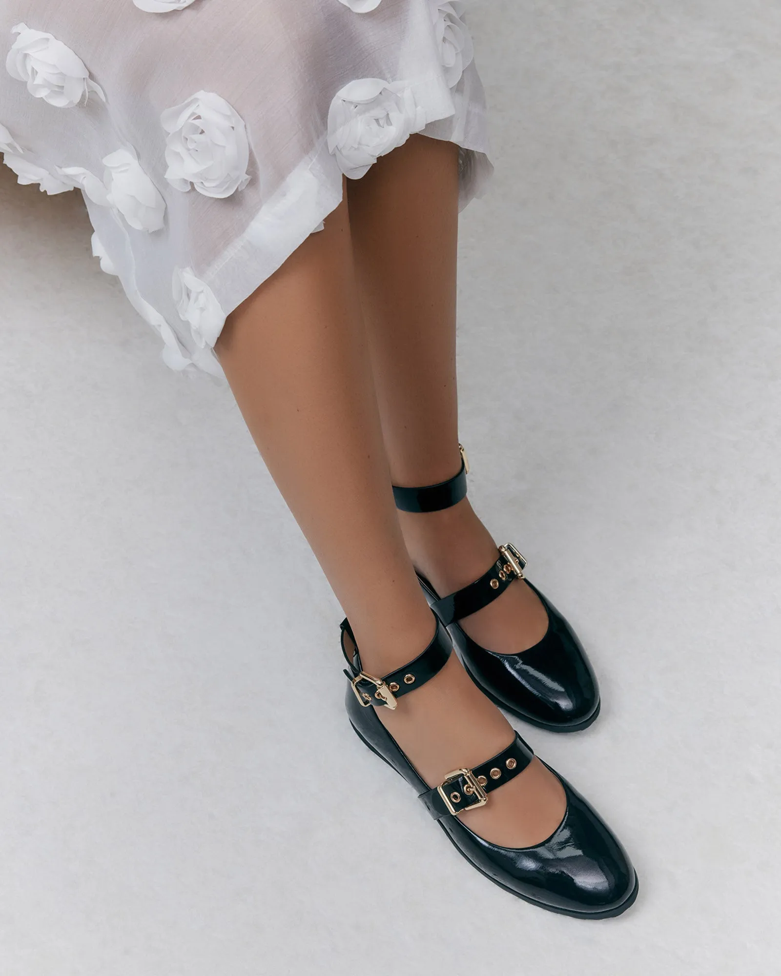 HERA CASUAL FLATS SCHWARZ KREMPELNDES GLANZLEDER