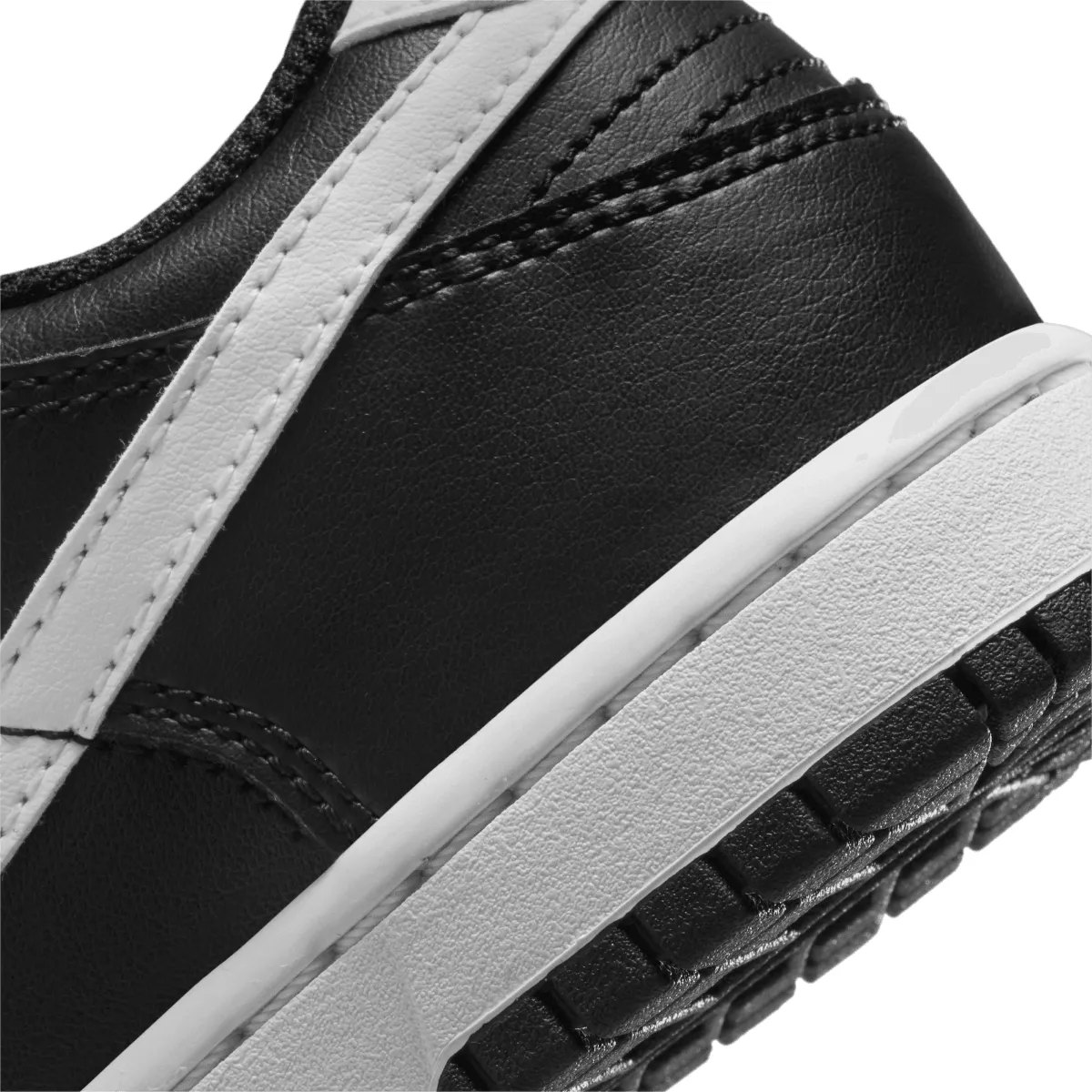 Kind Dunk Low 'Schwarzer Panda 2.0'