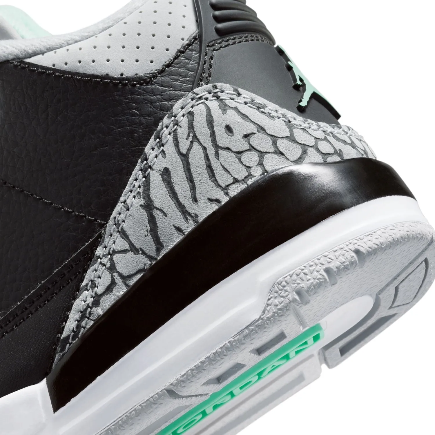 Kids Jordan 3 'Grünes Leuchten'