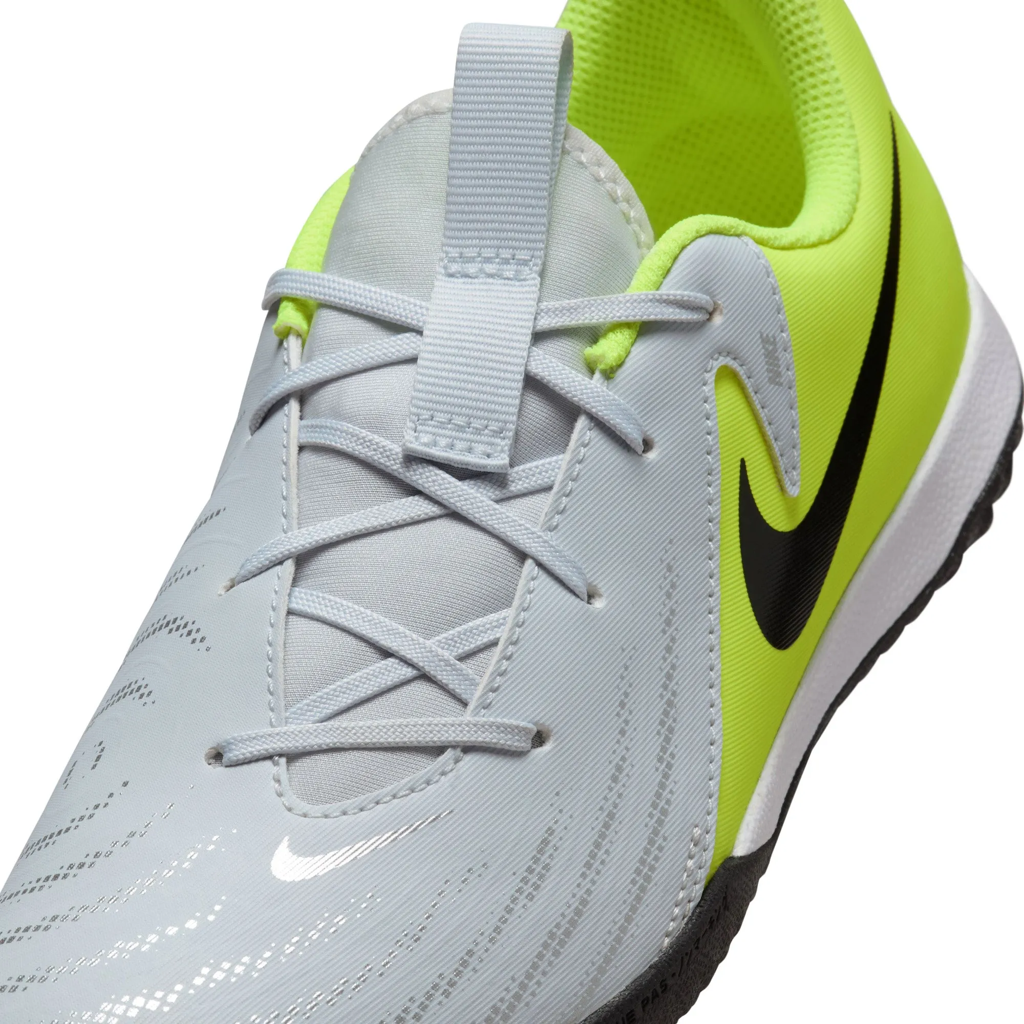 Nike Jr. Phantom GX 2 Academy Fußballschuhe für Klein-/Großkinder (Indoor)