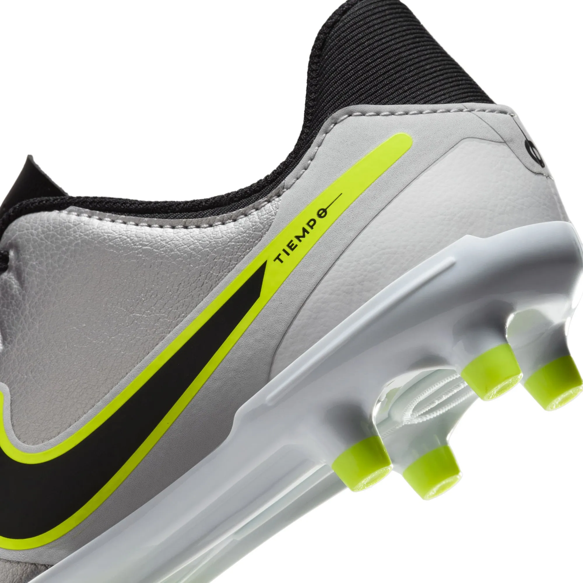 Nike Jr. Tiempo Legend 10 Academy Fußballschuhe für kleine/große Kinder mit niedrigem Schaft für verschiedene Bodenbeläge