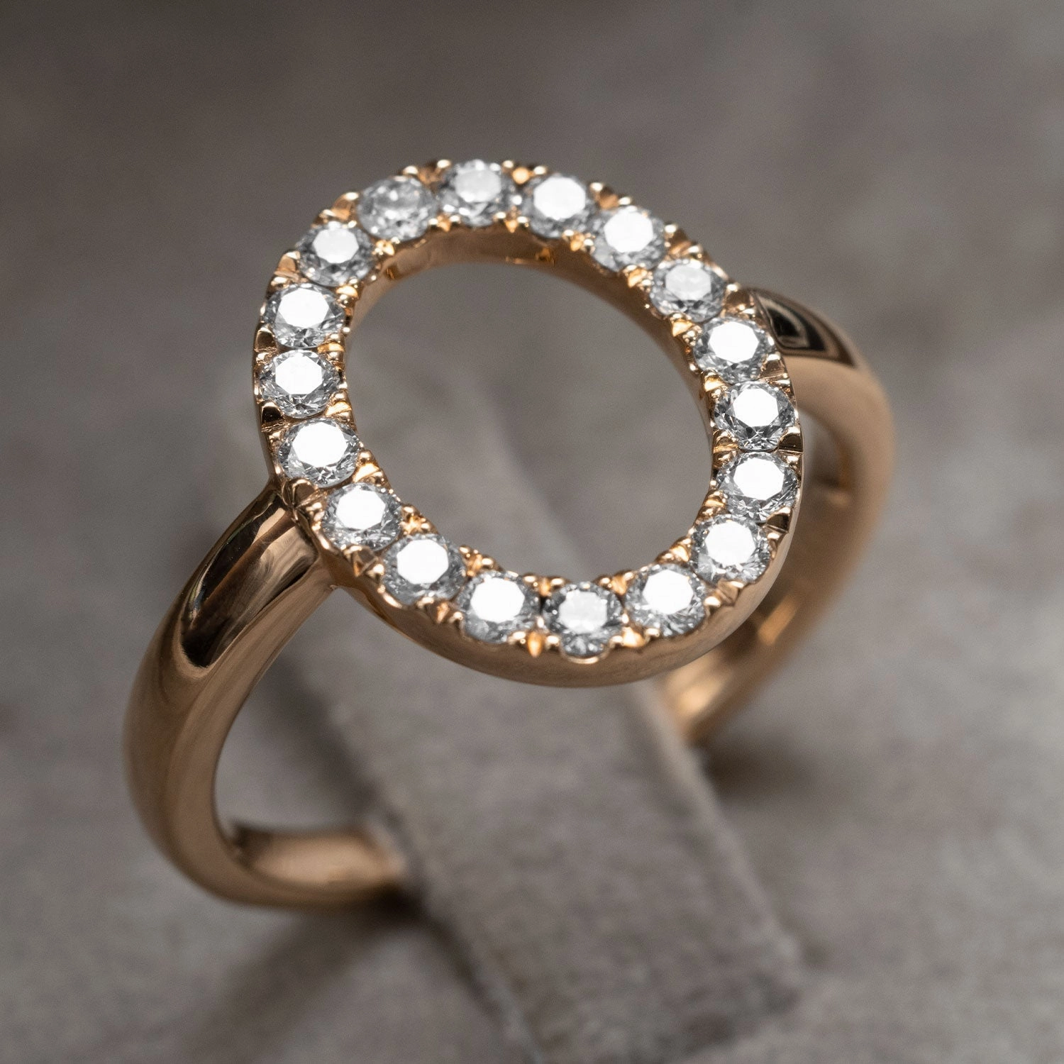 Ring Elipse 750 rose gold 18 brilliants 0.51ct.