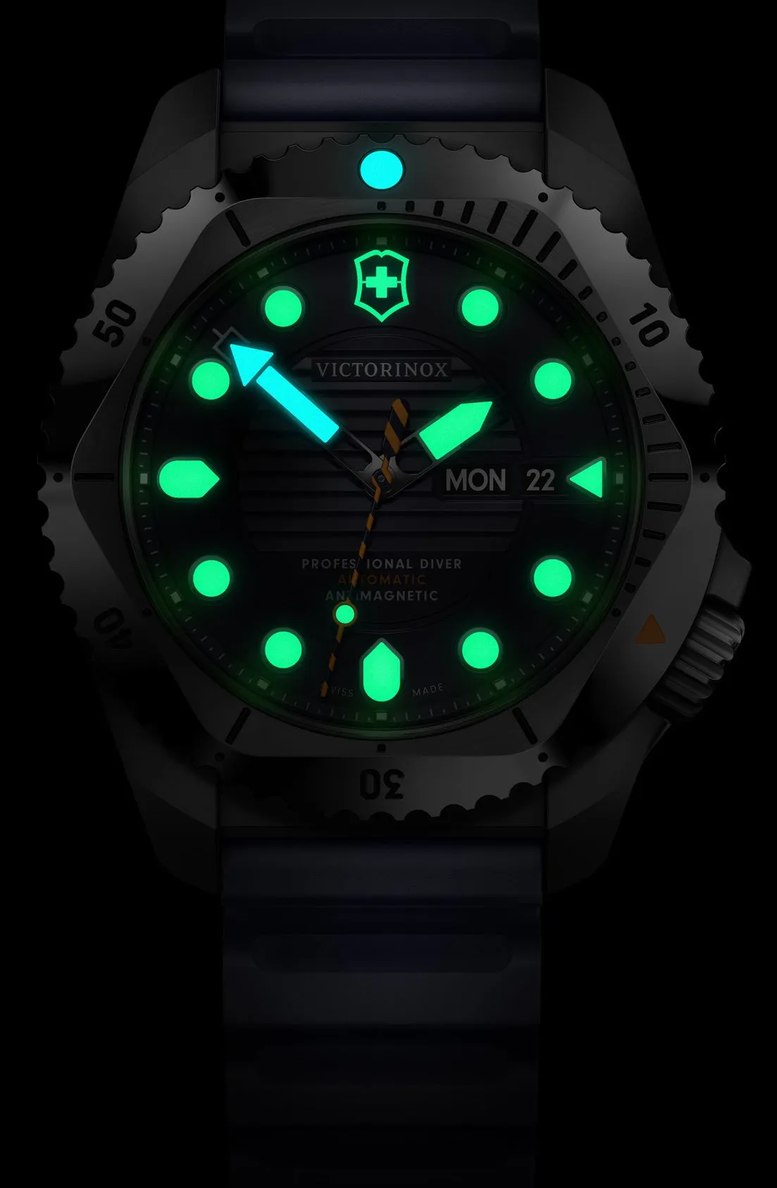 Victorinox Uhren Victorinox Dive Pro Automatik Drei Zeiger Stahlarmbanduhr