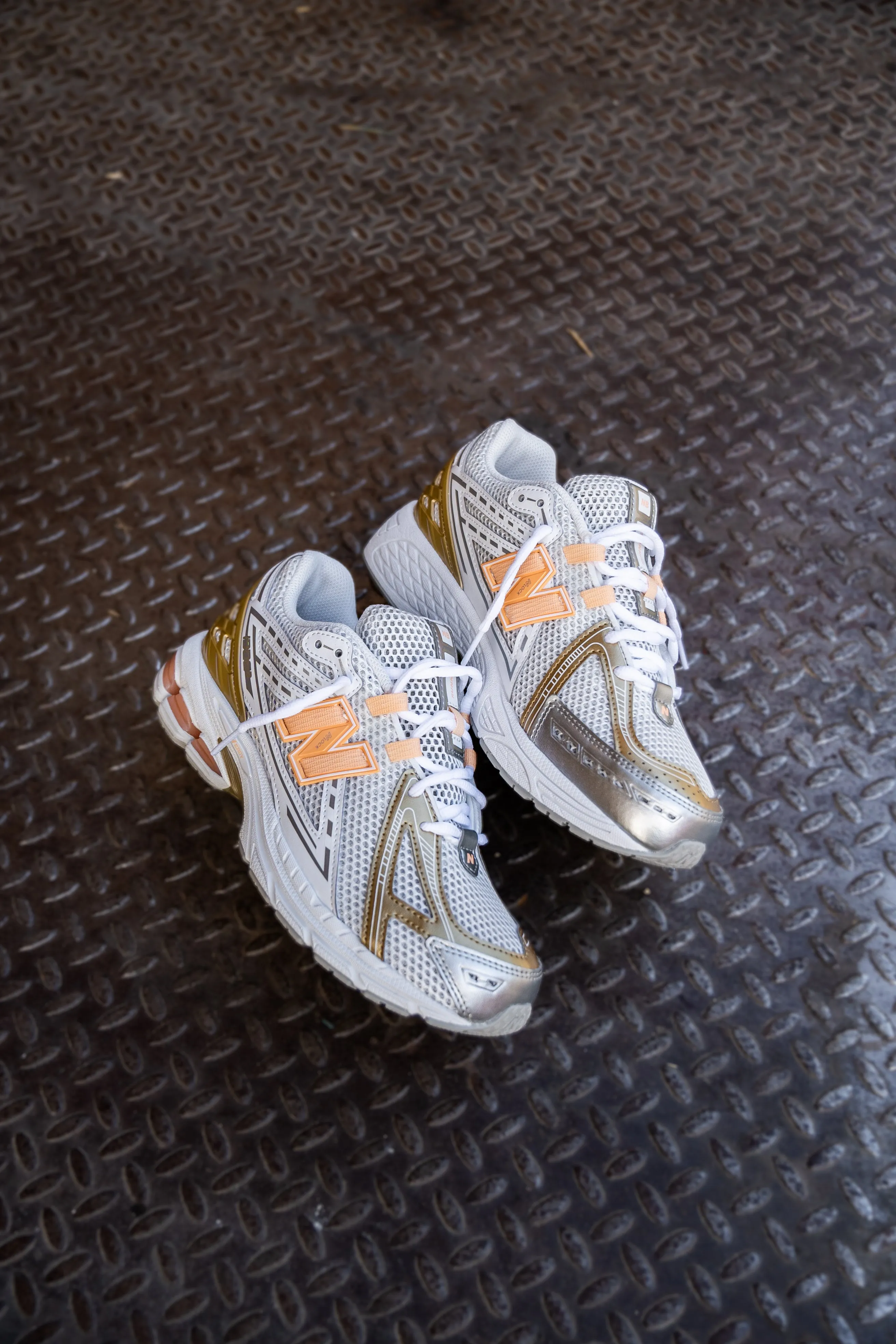 New Balance 1906 für Schulkinder (Grau/Orange) - U1906RCH