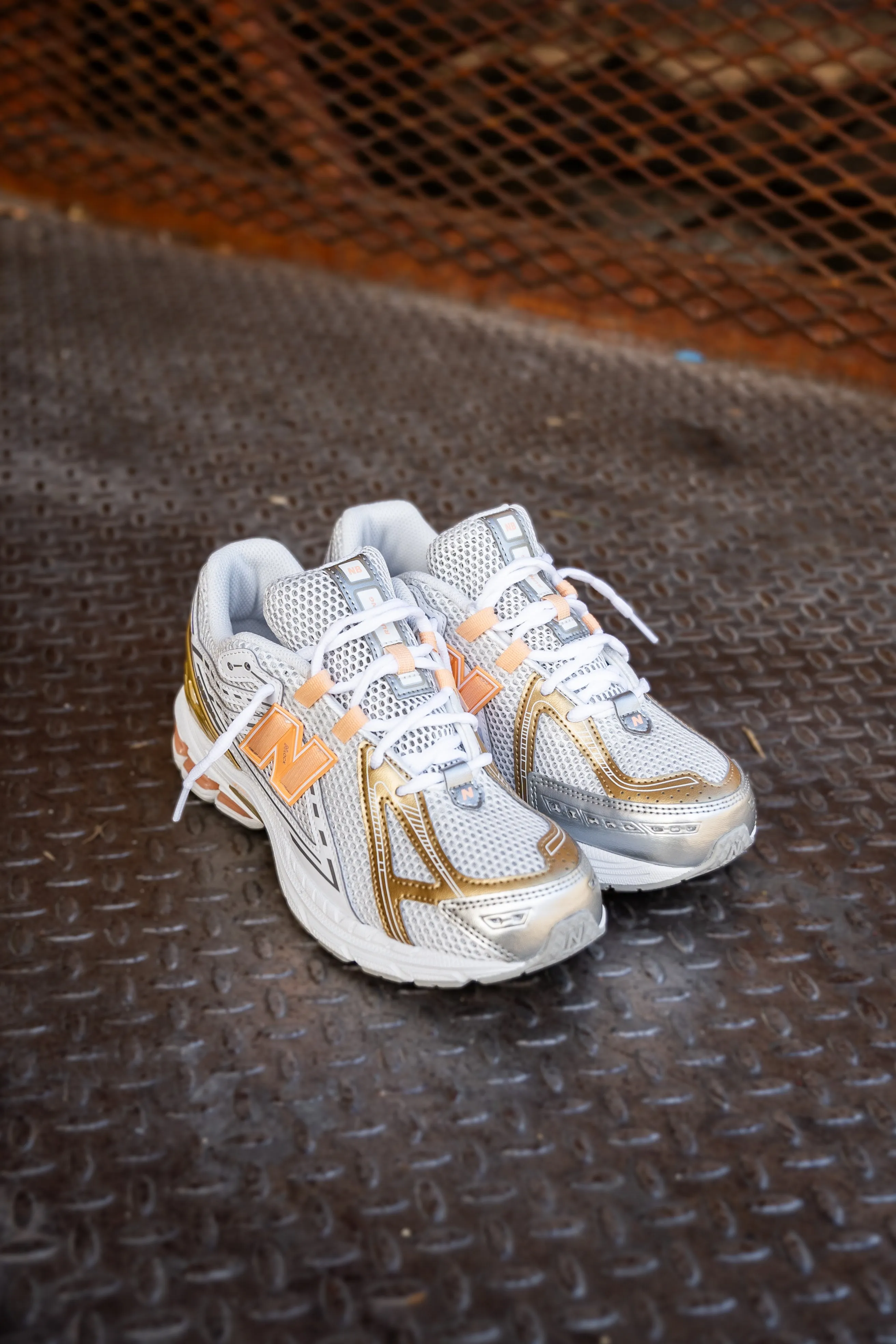 New Balance 1906 für Schulkinder (Grau/Orange) - U1906RCH