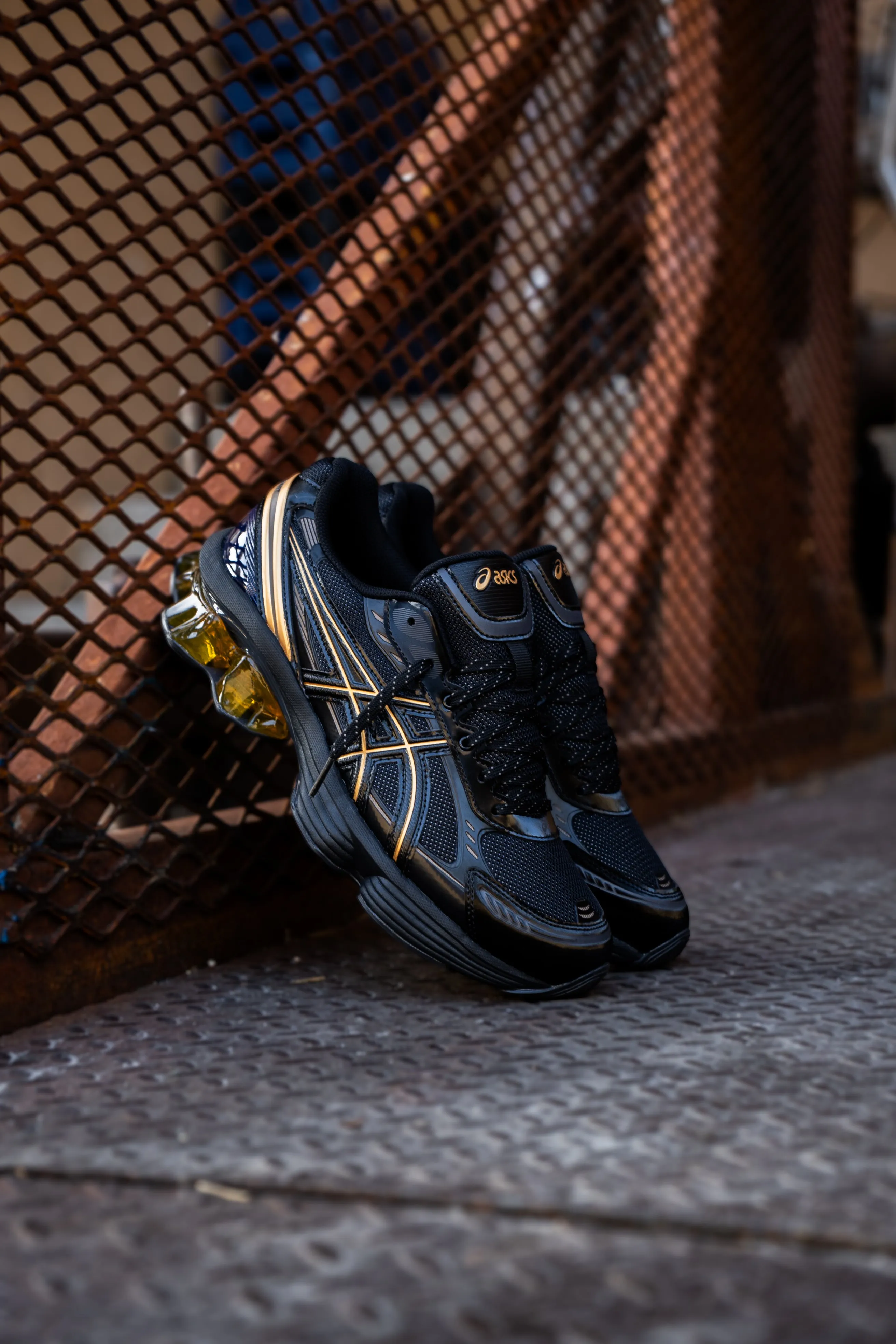 Herren Asics Gel-Kinetic Fluent (Schwarz/Gold)