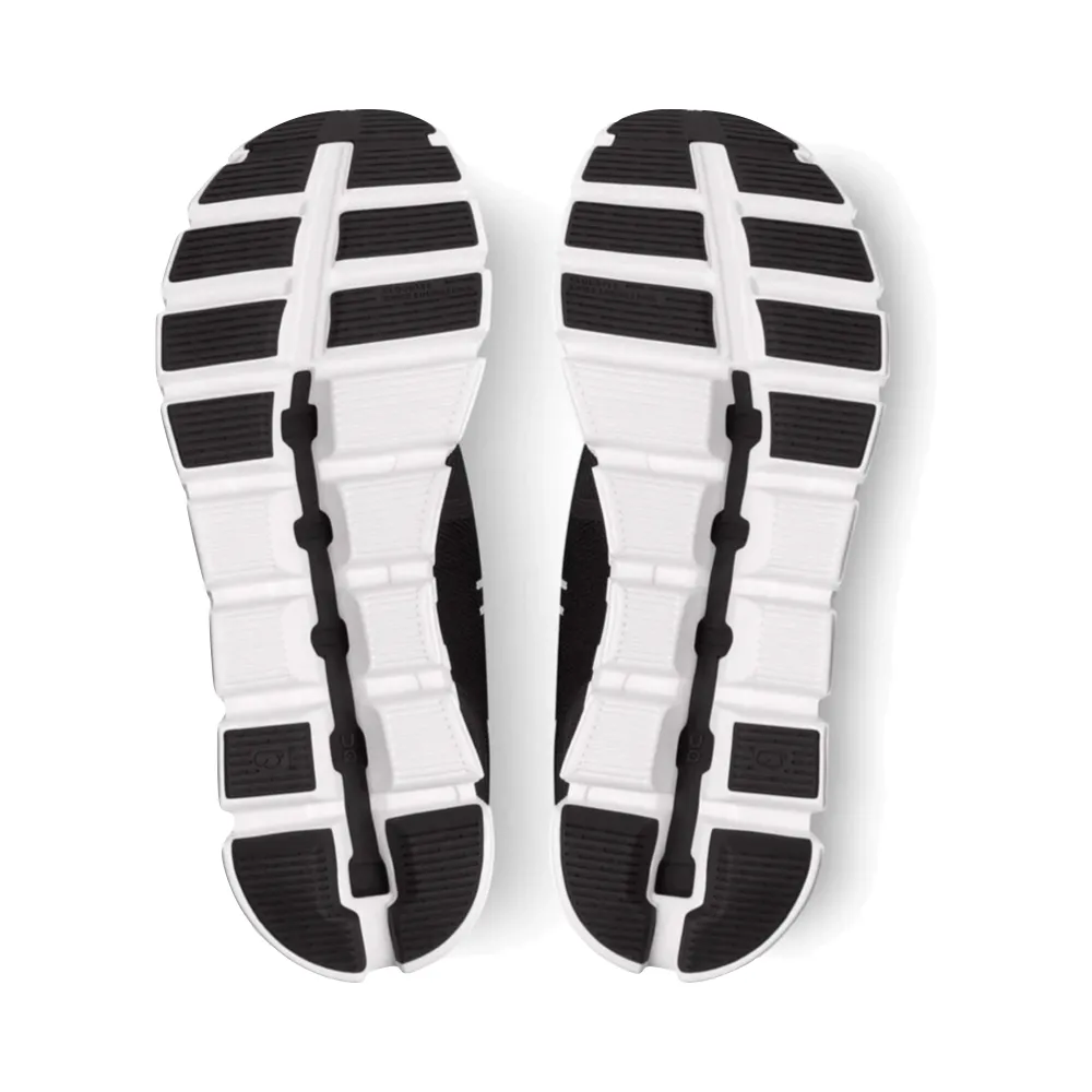 Auf dem Men's Cloud 5 Sneaker in Schwarz/Weiß