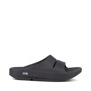 OOfos OOahh Slide Sandale in Schwarz
