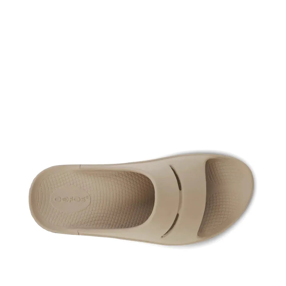 OOfos OOahh Slide Sandale in Nomad